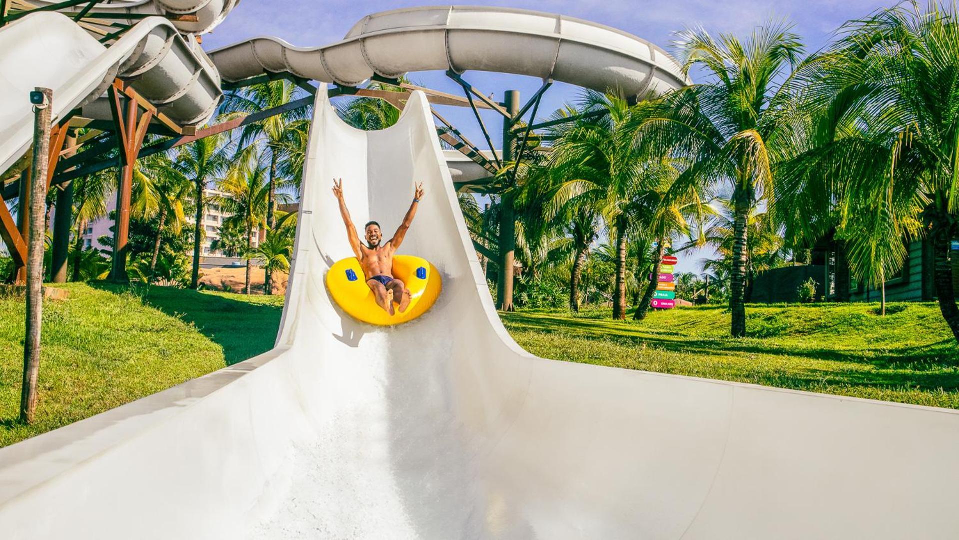 Hot Beach Resort Olimpia Bagian luar foto A water slide