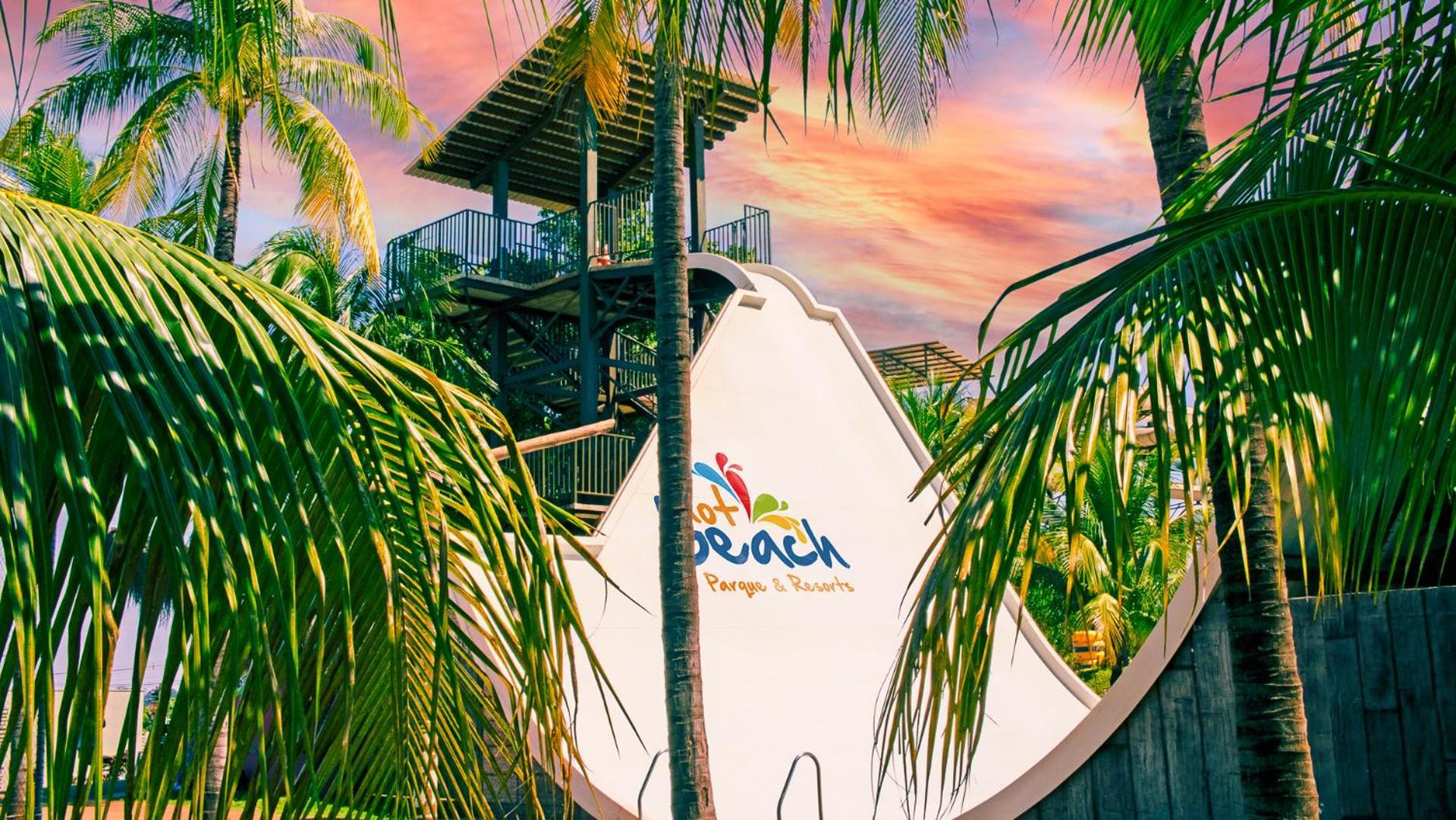 Hot Beach Resort Olimpia Bagian luar foto Splash Island